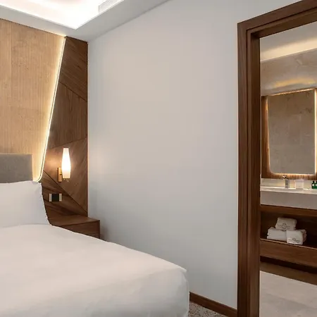 Via Veneto - L'essenza Di Hotel *